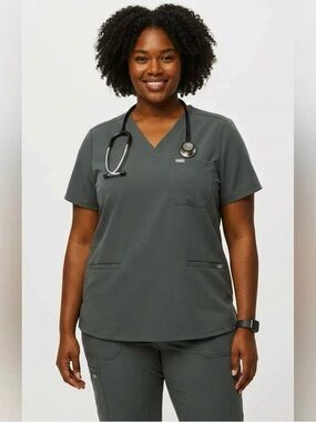 Figs Casma ⚡️ V-Neck Medical 3 Pockets Scrub Top in Bonsai PO # 4888